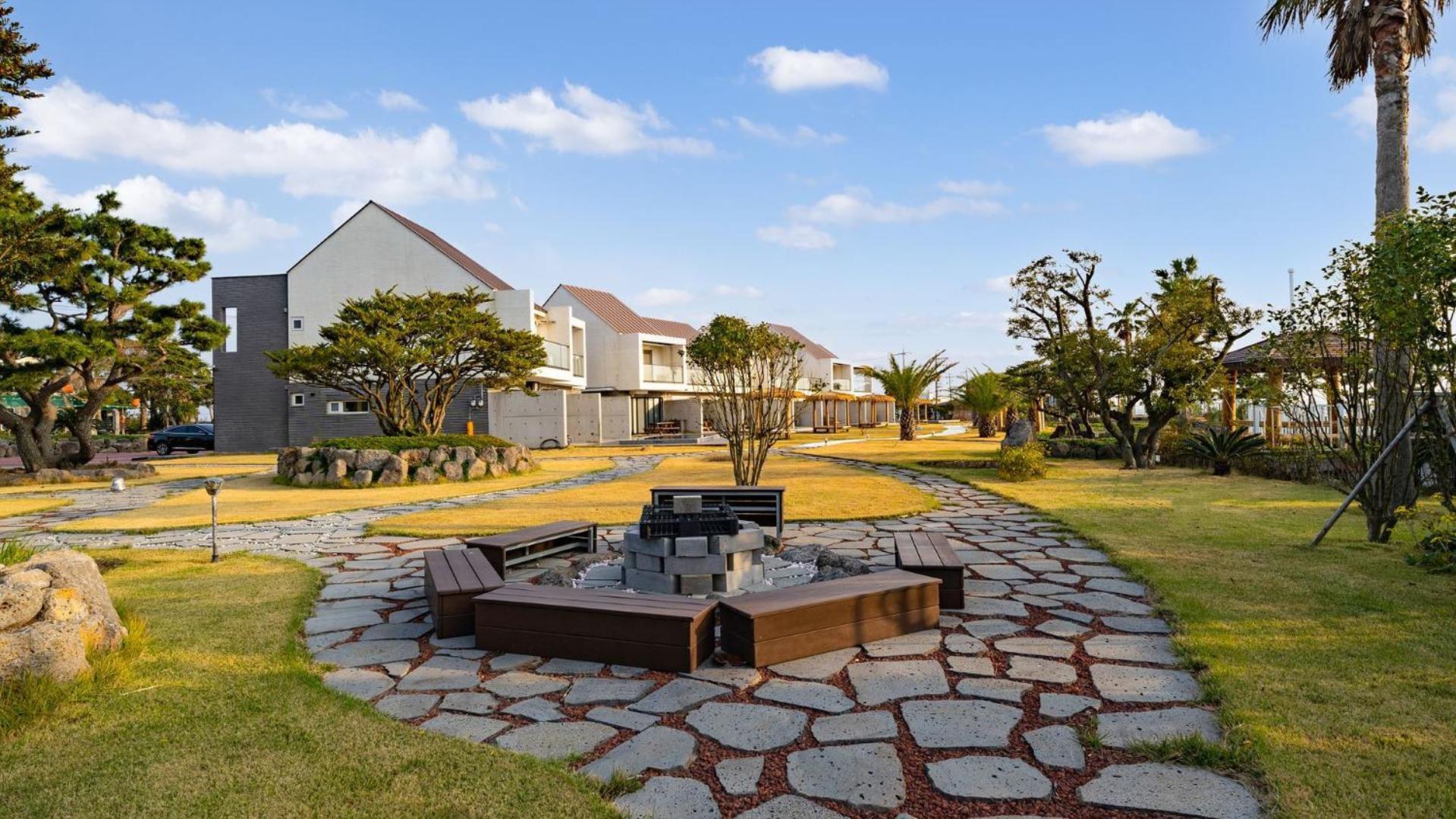 Jeju Badayeon Villa Seogwipo Bagian luar foto